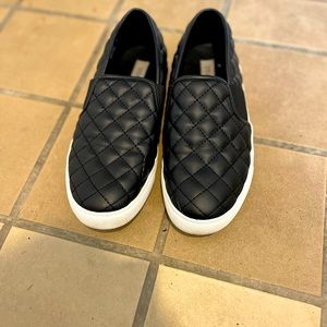 Size 7 Steve Madden slip ons.